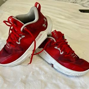 Under Armour, womens red basketball shoes, size 8